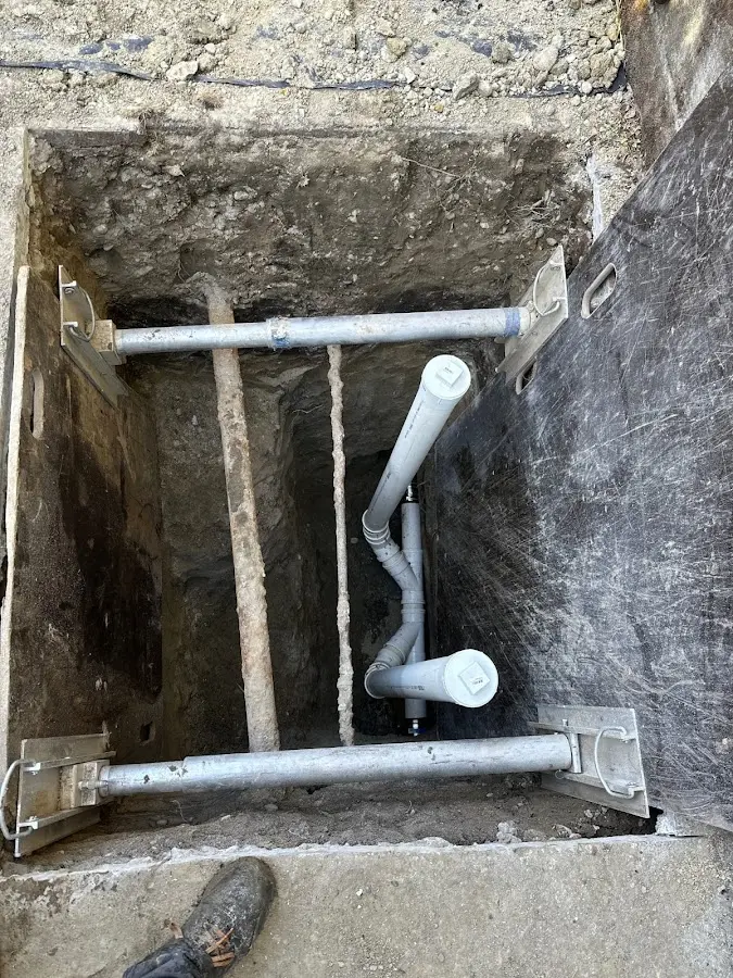 Experienced plumber completing Drain Cleaning work in Gig Harbor